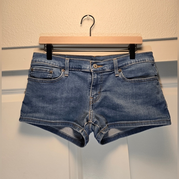 Levi's Pants - Levi Light Wash Shorts size 30